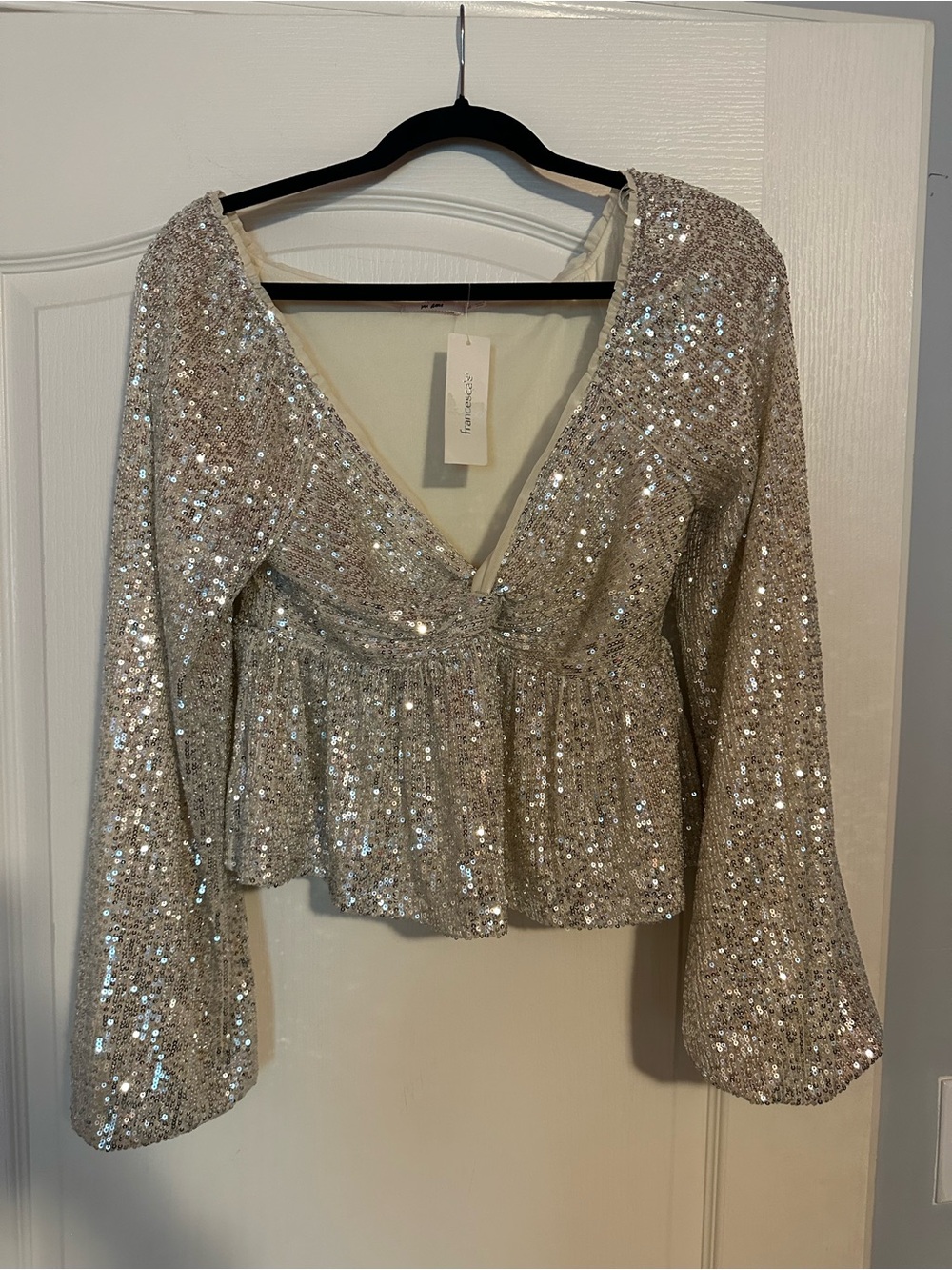 Mi Ami Francesca's Champagne Sequin Peplum Top NWT Size M V-Neck Bell Sleeve